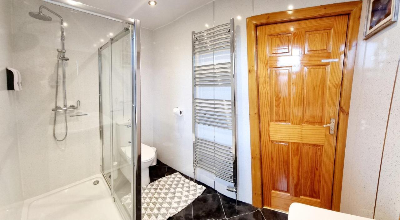 Inverness City 3 Bedroom House Free Parking Exteriör bild