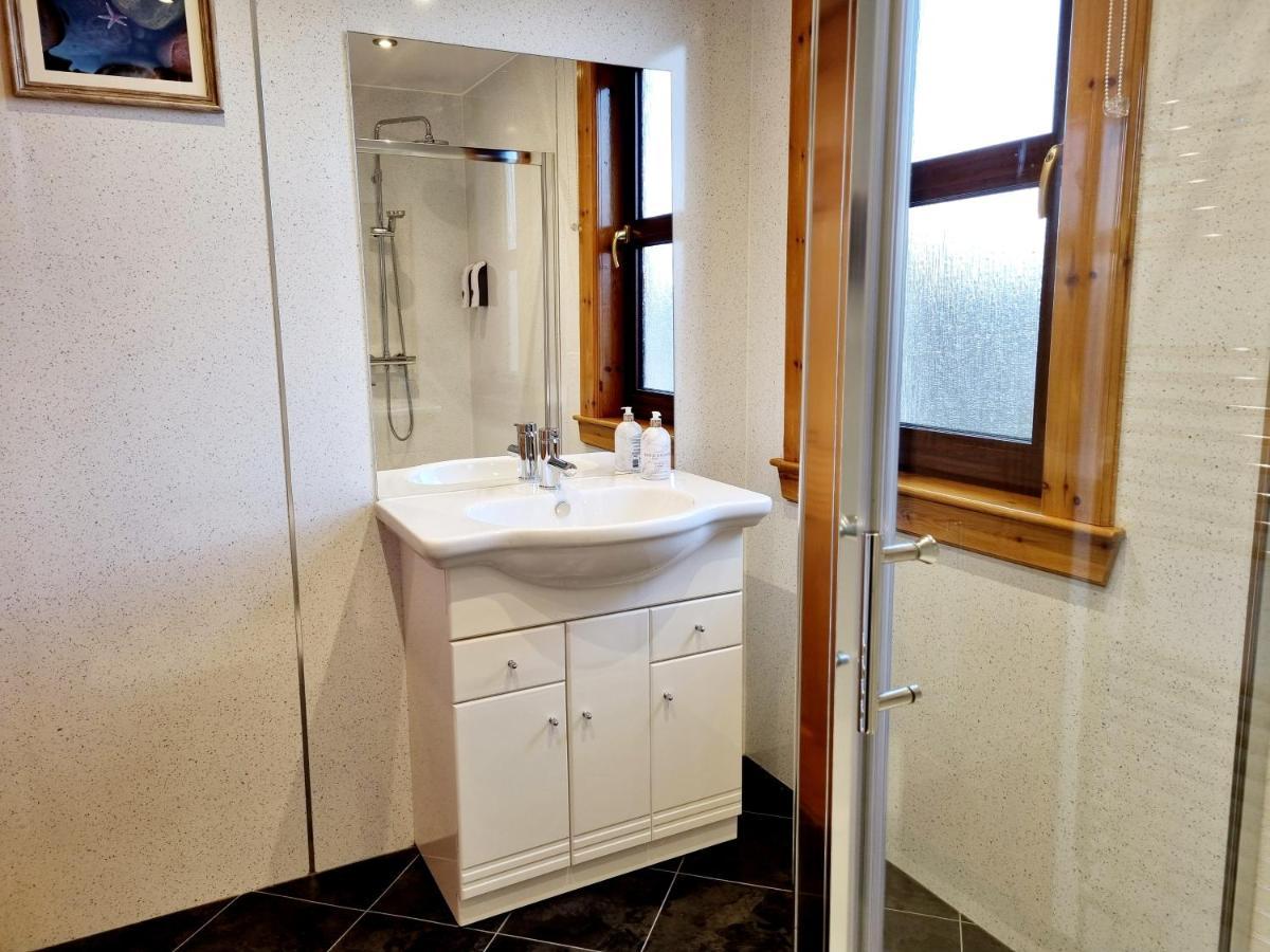 Inverness City 3 Bedroom House Free Parking Exteriör bild