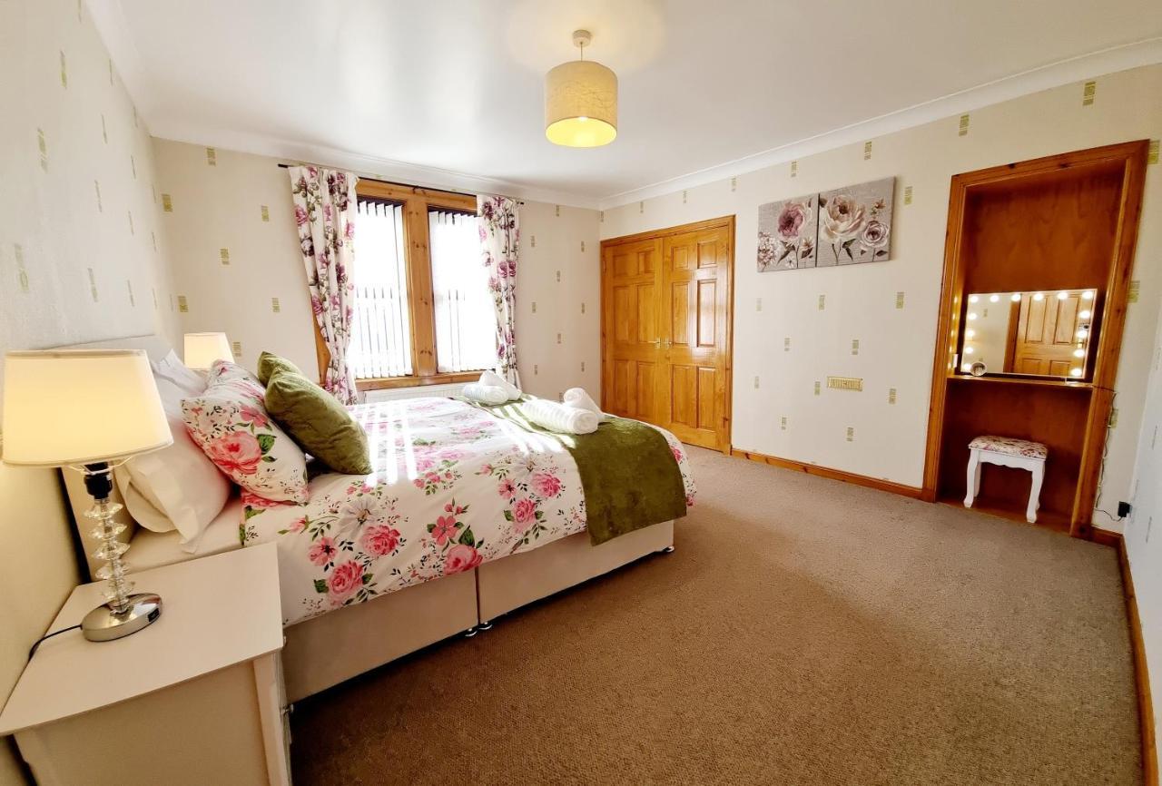 Inverness City 3 Bedroom House Free Parking Exteriör bild