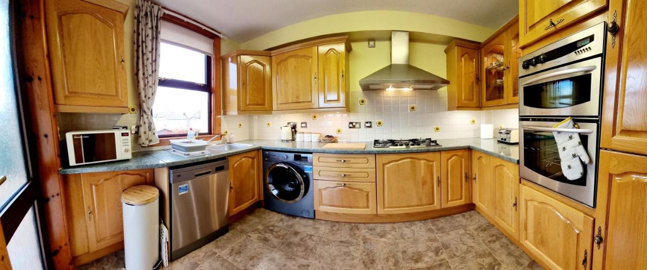 Inverness City 3 Bedroom House Free Parking Exteriör bild